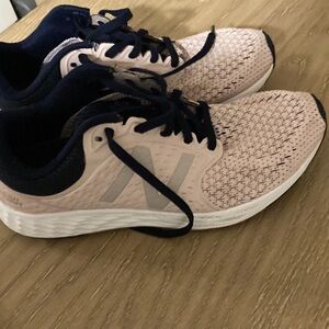 New balance shoes size 8